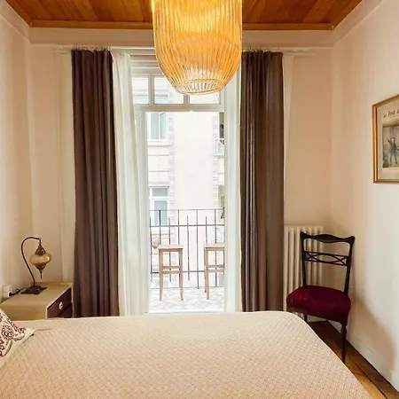 Stanbul House *