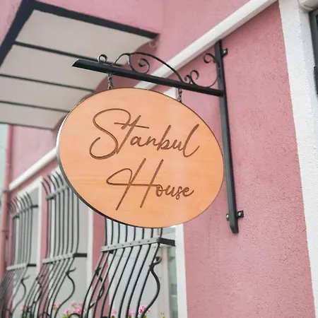 Stanbul House アパート *